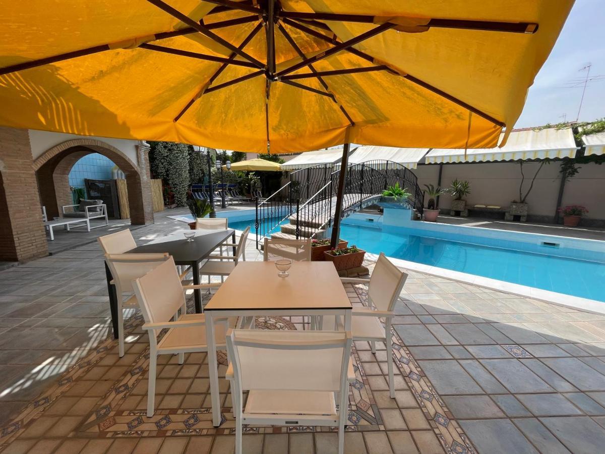 Lusciano Hotel Cappuccetto Rosso מראה חיצוני תמונה